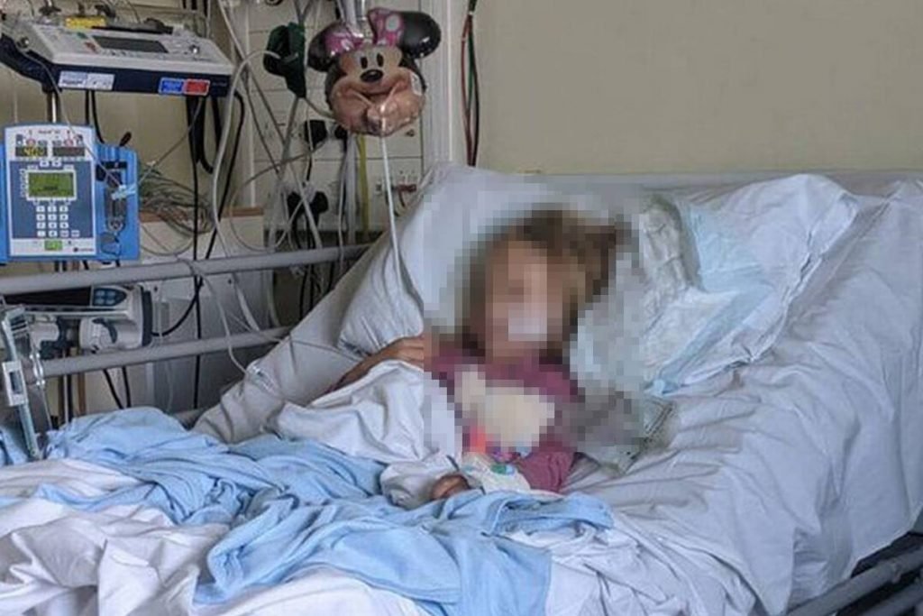 Menina engole 23 ímãs após ver vídeo no TikTok e vai parar no hospital