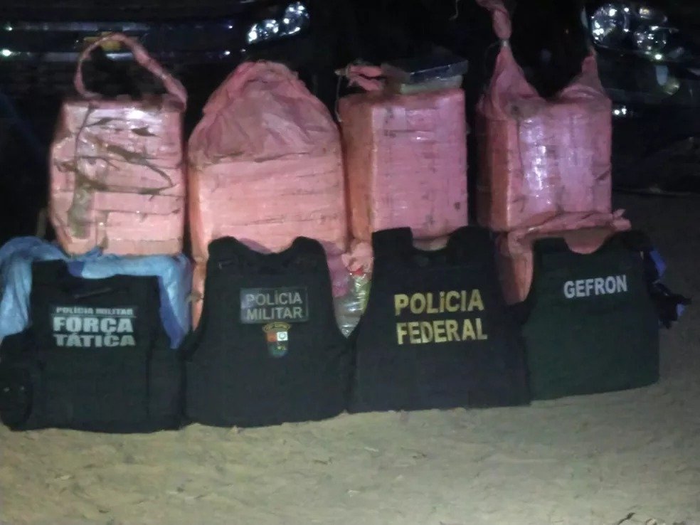 PF prende piloto por transportar 300 quilos de cocaína, em São Paulo