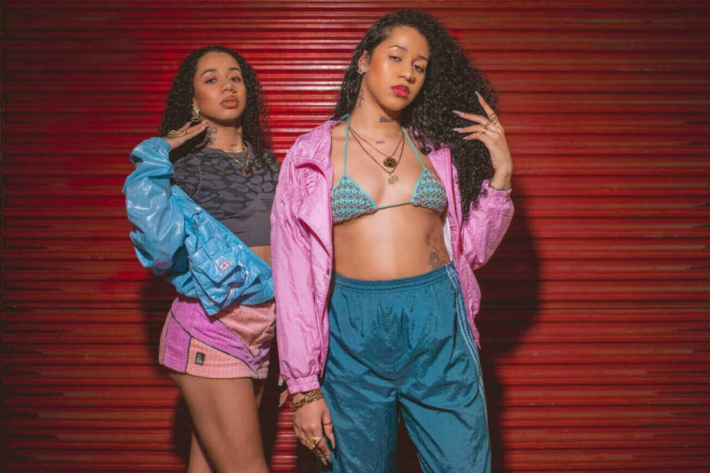 Gêmeas Tasha e Tracie: da quebrada paulistana à carreira ascendente no rap | Metrópoles