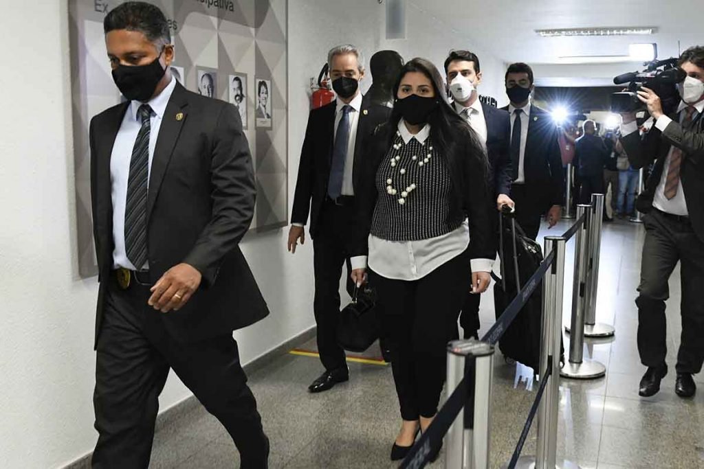 Bruna Morato em depoimento à CPI