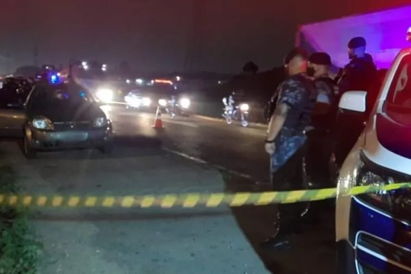 Guarda municipal reage a assalto e mata suspeito às margens de rodovia em Curitiba