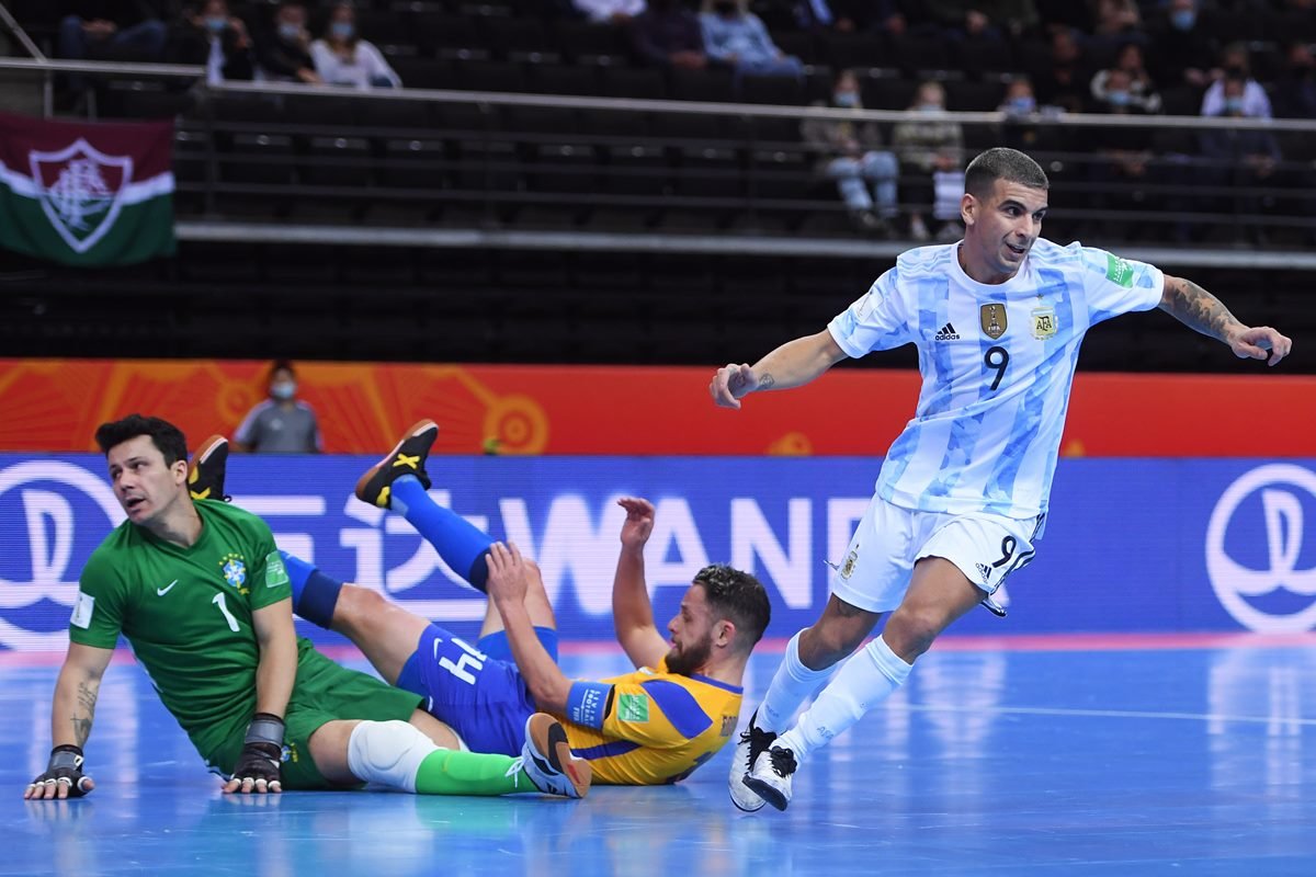 Argentina tira o Brasil do Mundial de futsal e defende título na final
