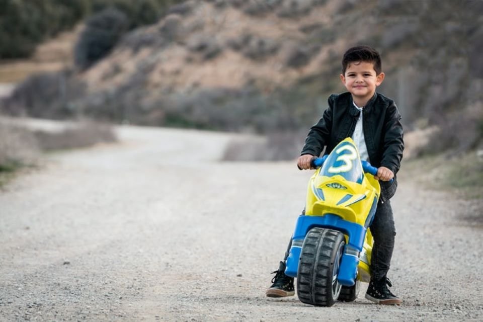 BENEFÍCIOS DE COMPRAR MOTOCICLETAS ELÉTRICOS PARA CRIANÇAS