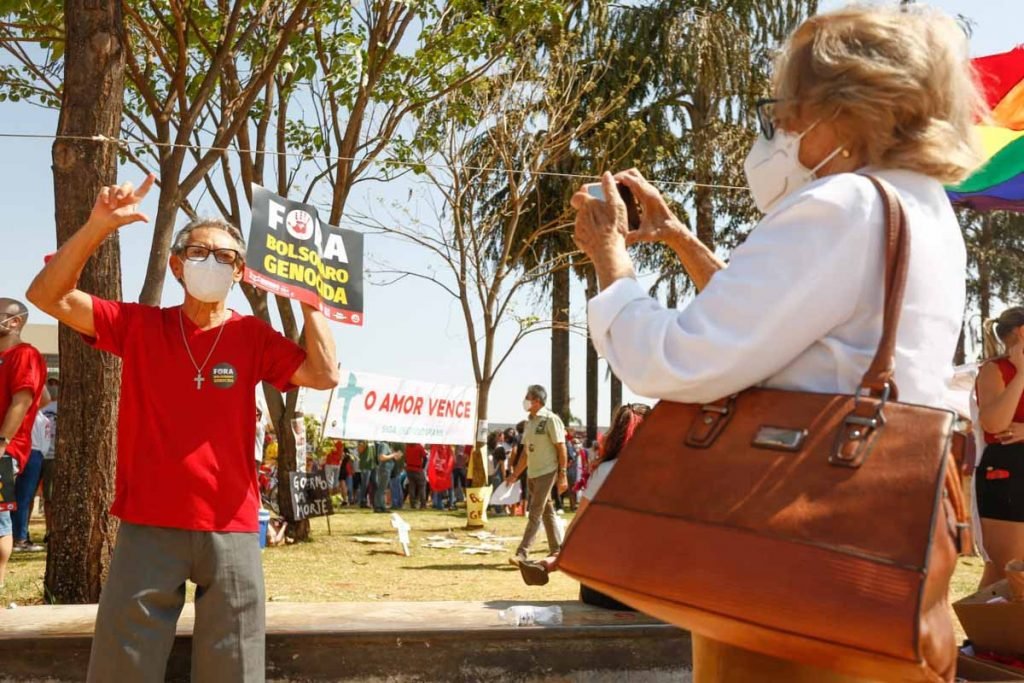 Protesto contra o governo Bolsonaro na Praça do Trabalhadores em Goiânia 1