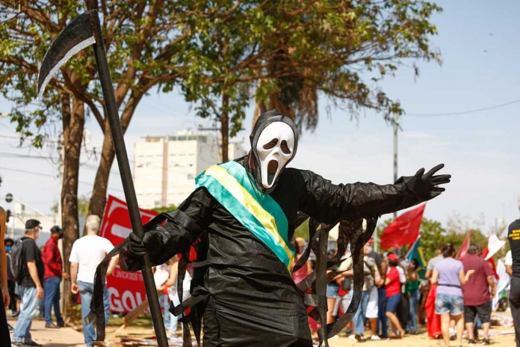 Protesto contra o governo Bolsonaro na Praça do Trabalhadores em Goiânia 1