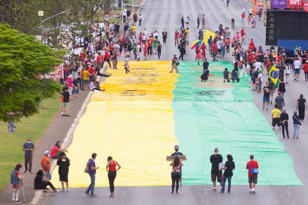imagem aérea do protesto contra o governo bolsonaro no eixo monumemtal em brasilia 3