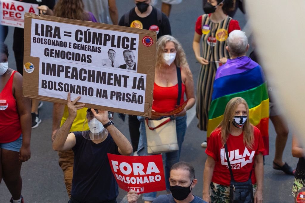 Ato contra o presidente Jair Bolsonaro, em Brasília, reúne centenas de manifestantes