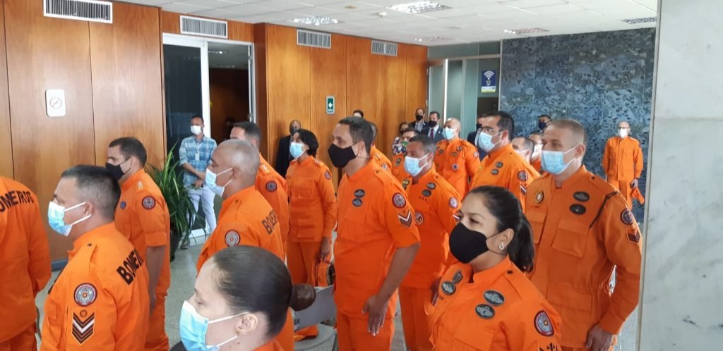 Homenagem aos bombeiros do DF que atuaram no Haiti