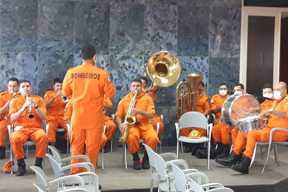 Homenagem aos bombeiros do DF que atuaram no Haiti