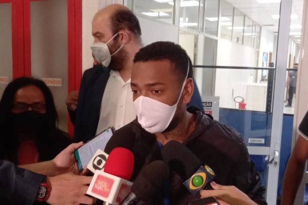 Nego do Borel esclarece o seu desaparecimento na delegacia do Rio de Janeiro