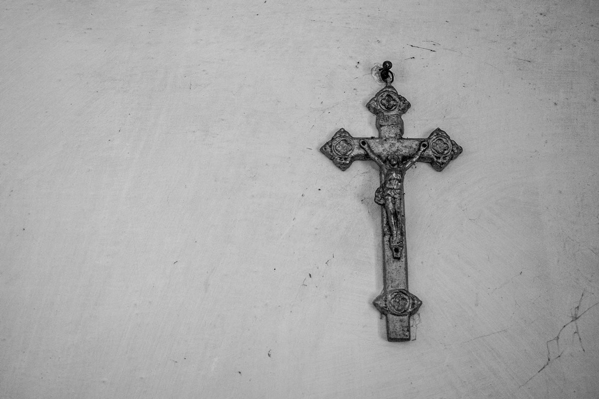 Freiras usavam crucifixos para estuprar crianças na Igreja Católica da França
