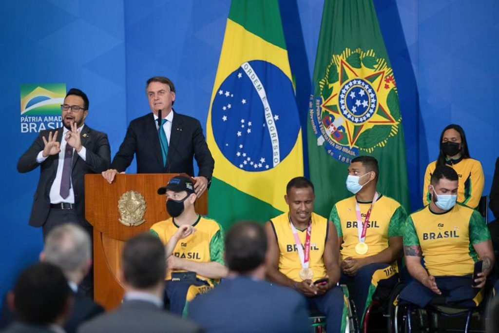 Atletas olímpicos e paralímpicos Jogos de Tóquio são recebidos pelo presidente Jair Bolsonaro no Palácio do Planalto