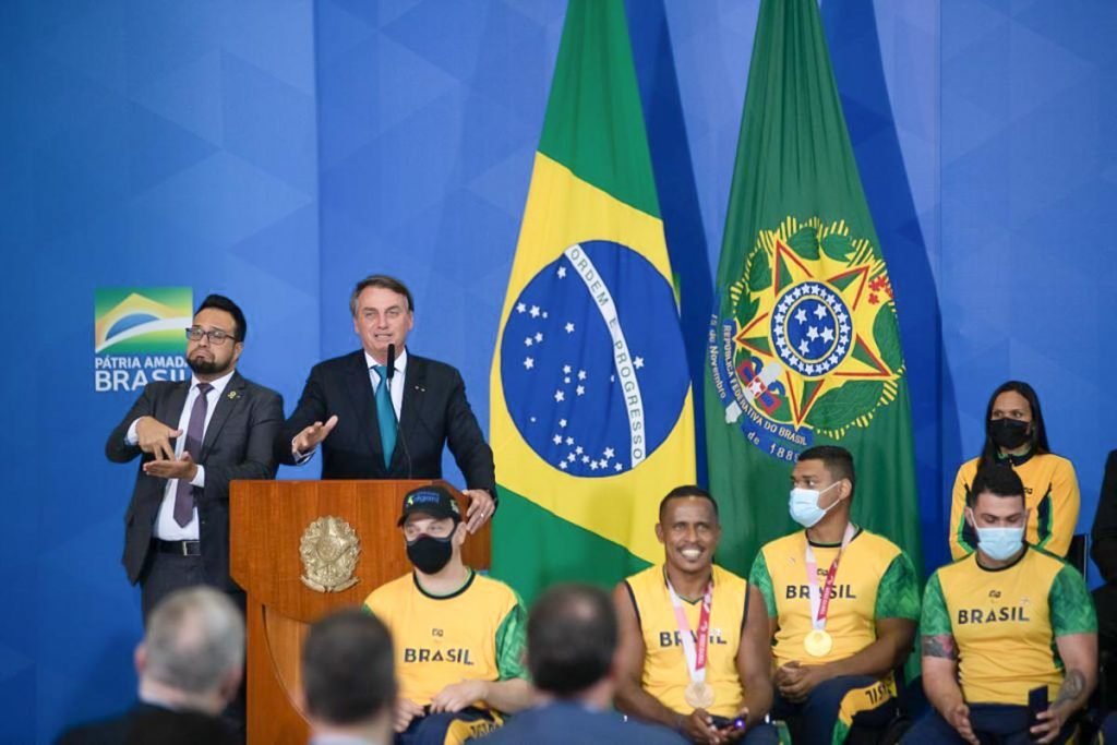 Atletas olímpicos e paralímpicos Jogos de Tóquio são recebidos pelo presidente Jair Bolsonaro no Palácio do Planalto