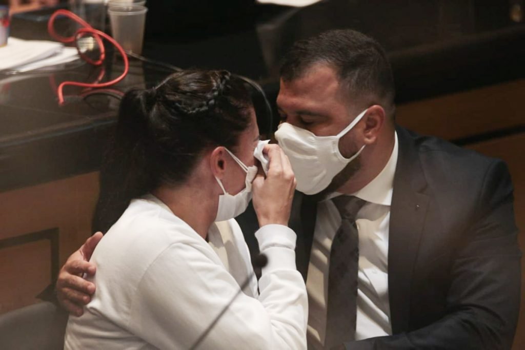 mãe do garoto Henry durante a primeira sessão de julgamento do caso Henry Borel 8
