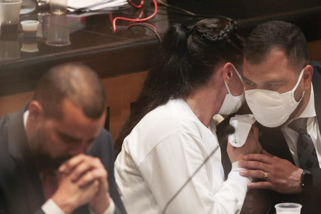 mãe do garoto Henry durante a primeira sessão de julgamento do caso Henry Borel 8