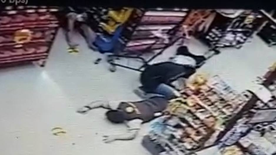 Assalto com fuzis a supermercado de Vicente Pires