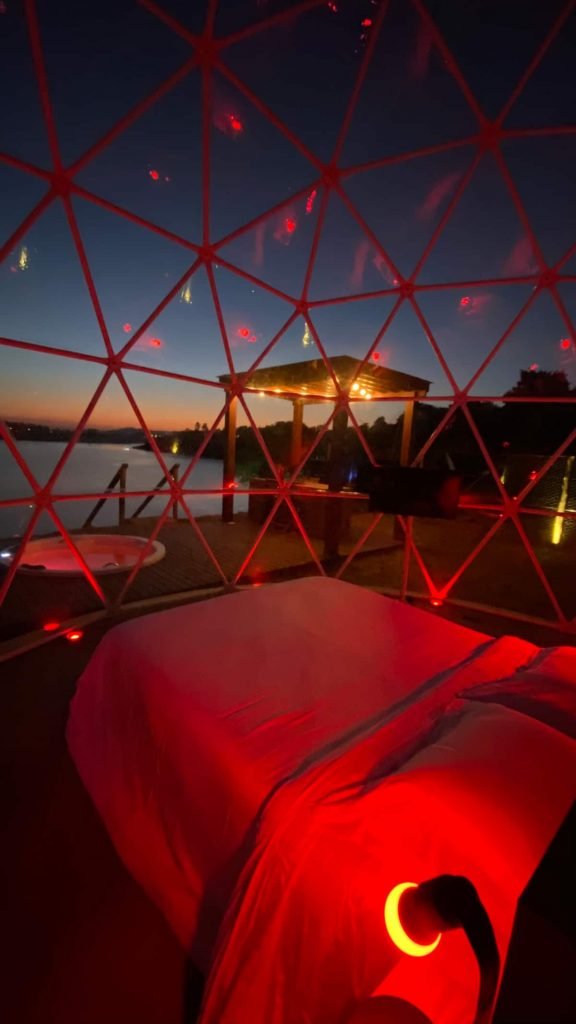 A Bubble Experience acomoda até dois hóspedes e não aceita animais