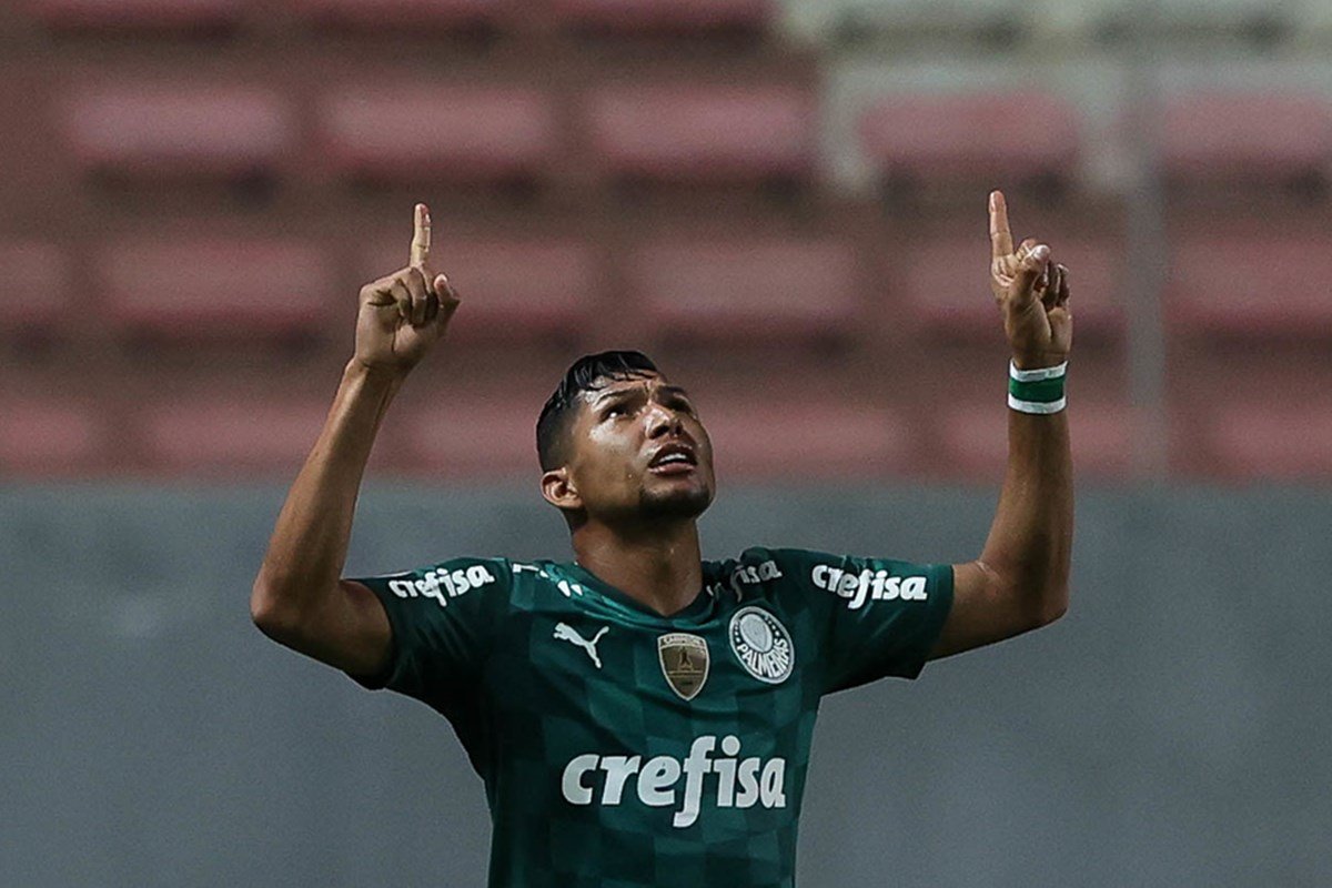 Palmeiras x Flamengo: prováveis times, desfalques e onde assistir