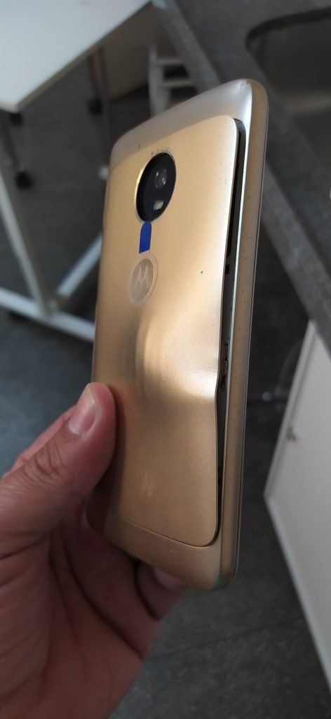 Homem foi Celular atingido por tiro capinha Hulkde uma tentativa de assalto