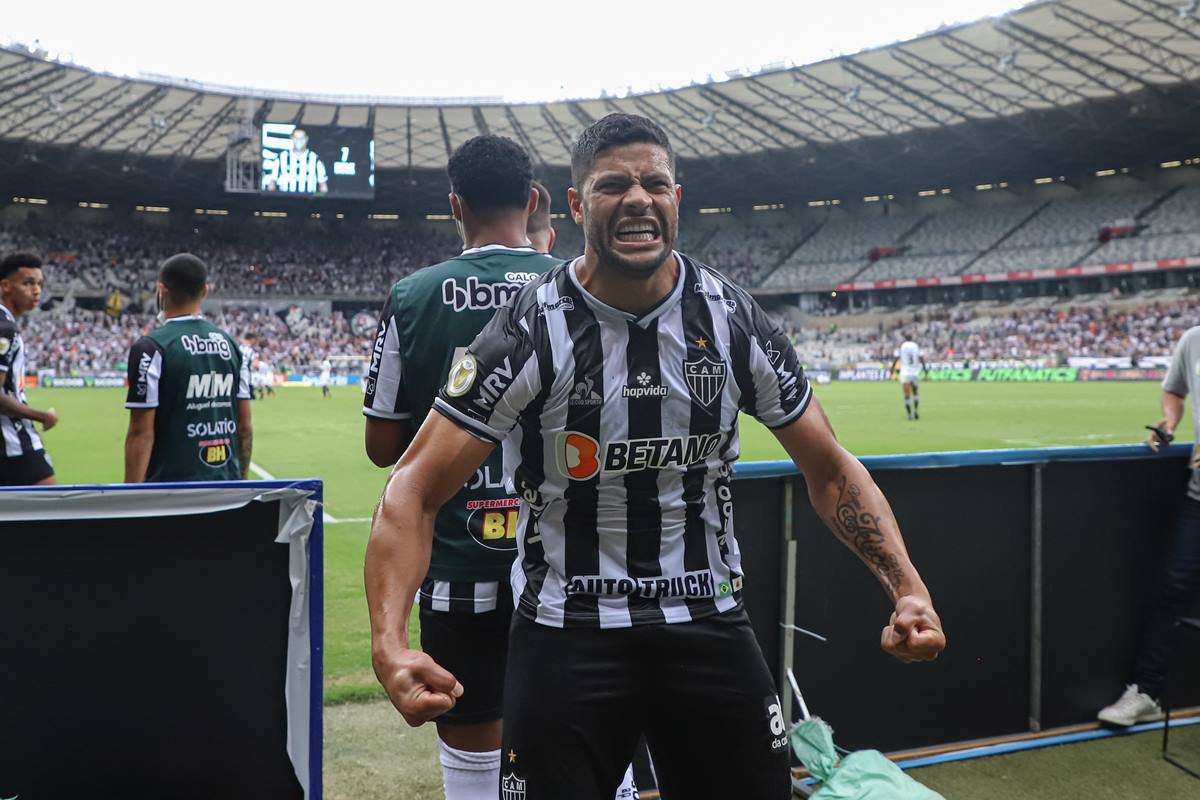 Saiba a velocidade da bola em golaço de Hulk contra o São Paulo