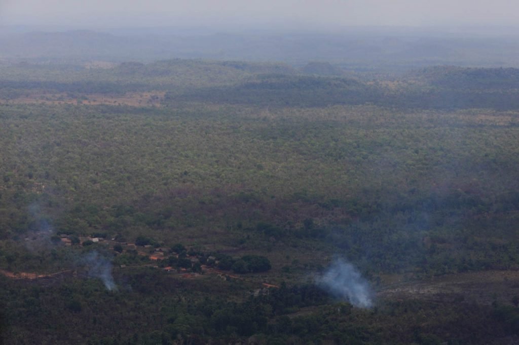soldiers bring medicines and equipment to indigenous covid-19 tribes