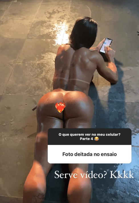 Gracyanne Barbosa divulgou foto nua nas redes sociais