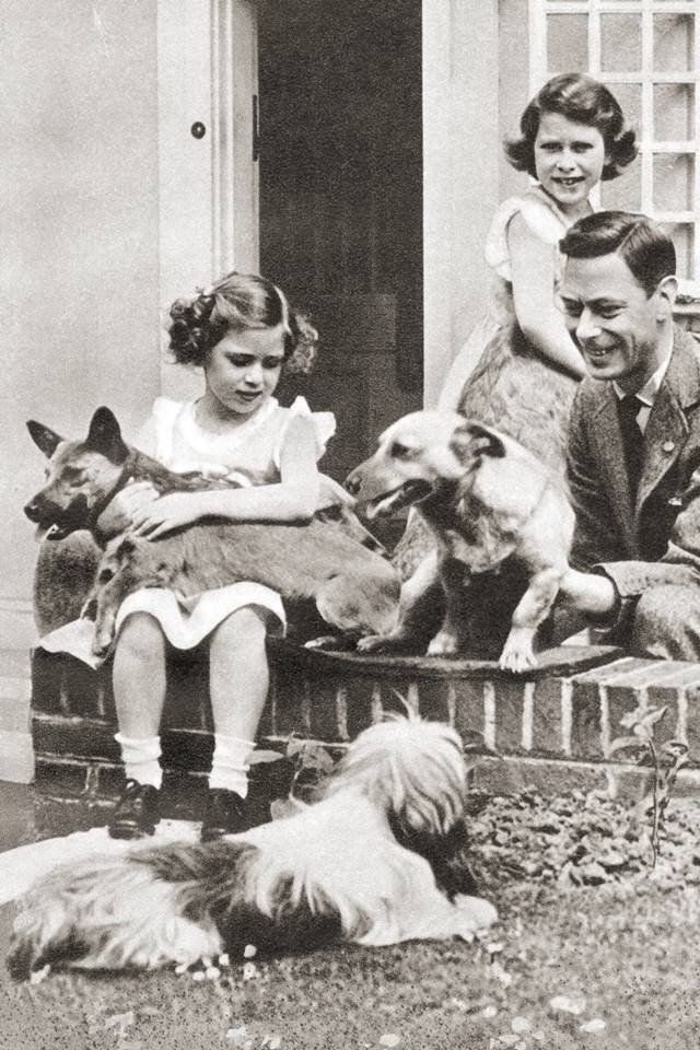 Rei George VI com as filhas, Elizabeth e Margaret