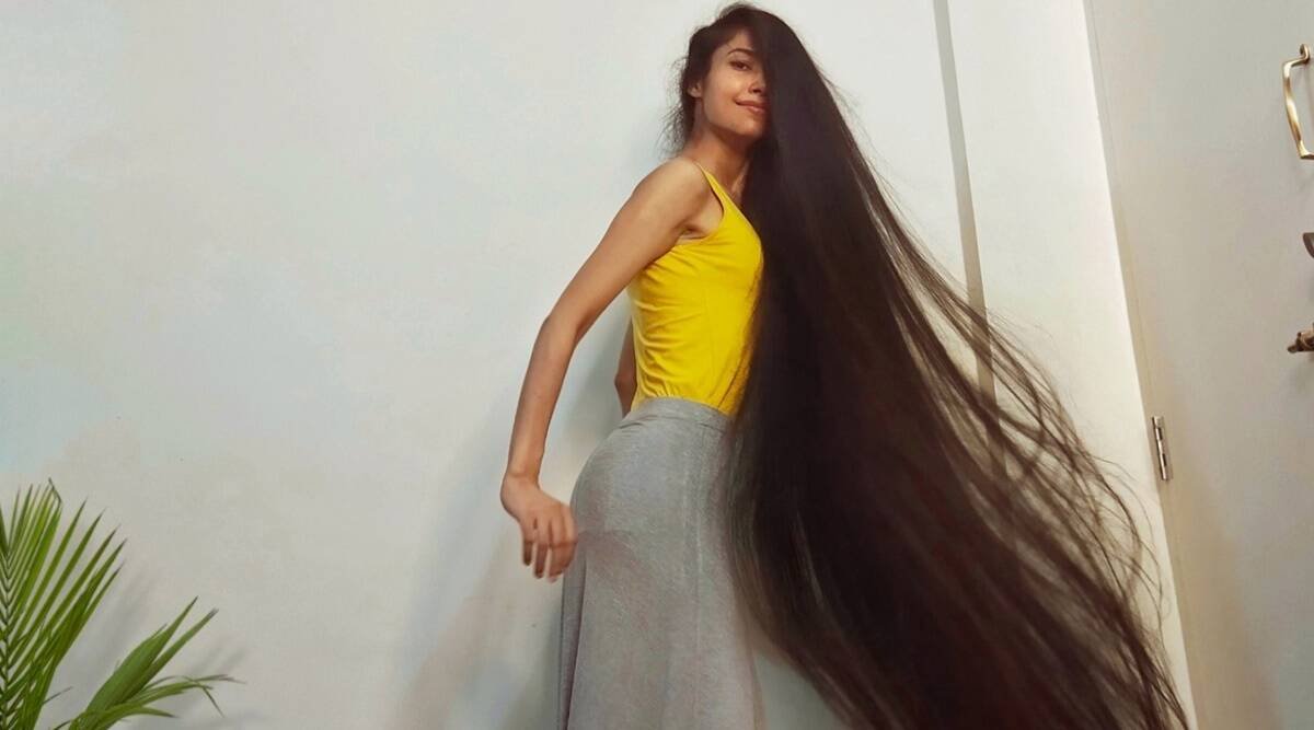 Mulher tem cabelo com 3m de comprimento: “Cuido por 20 minutos”