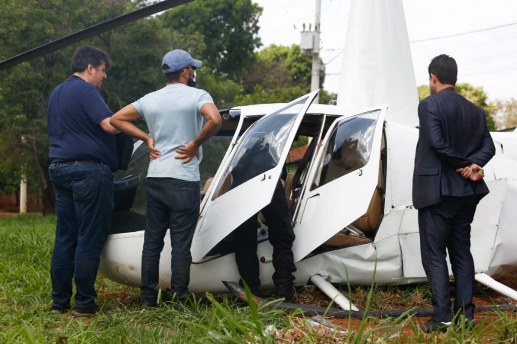 Helicóptero faz pouso forçado em Goiânia