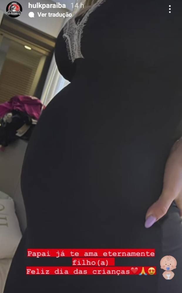Hulk posta barriga de Camila Angelo