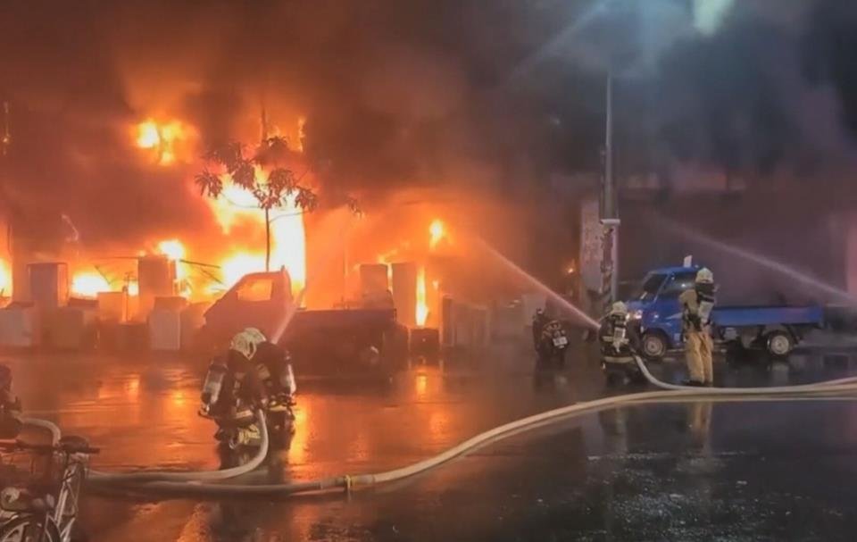 Incêndio em prédio de Taiwan deixa ao menos 46 mortos e mais de 40 feridos