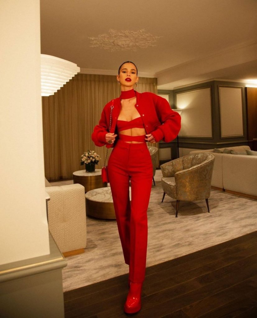 Bruna Marquezine em Paris