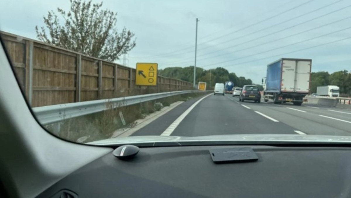 Polícia alerta que placa de trânsito não levará motorista a Round 6. Entenda
