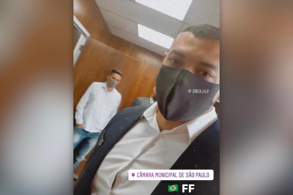 Franco (Podemos), ex-marido de Juju Salimeni, assumiu a cadeira como vereador na Câmara Municipal de São Paulo
