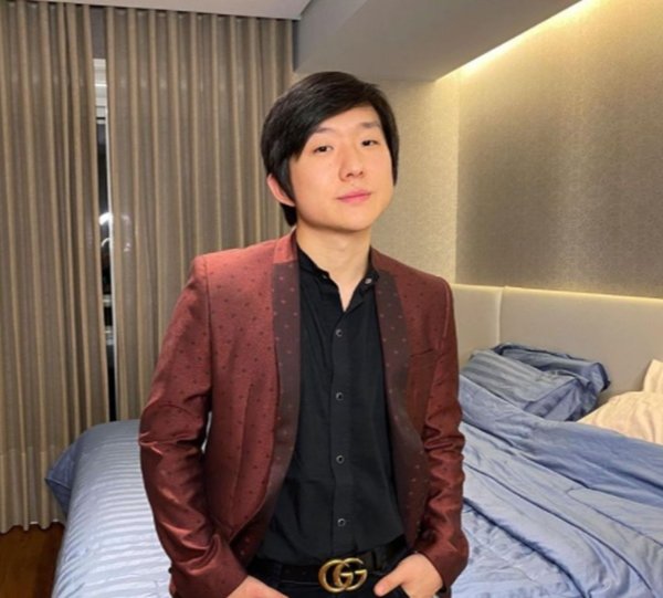 Pyong Lee