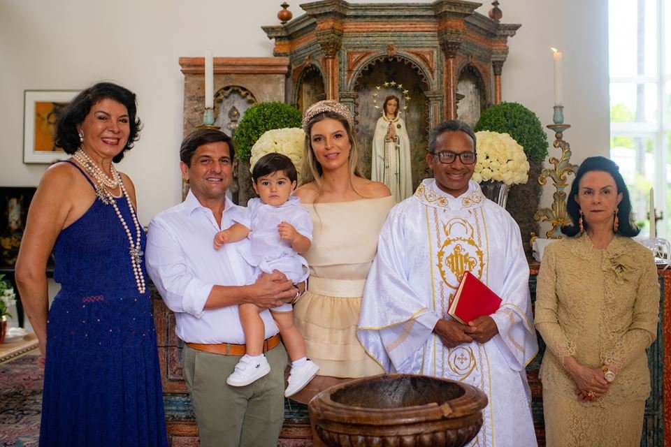 Maria Eduarda Portella Amorim e Juliano Amorim convidam para o batizado do filho Joaquim