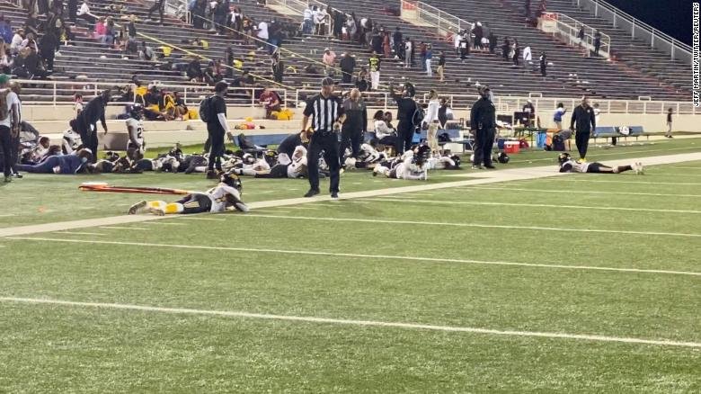 Tiroteio deixa 4 feridos em jogo de futebol americano colegial nos EUA