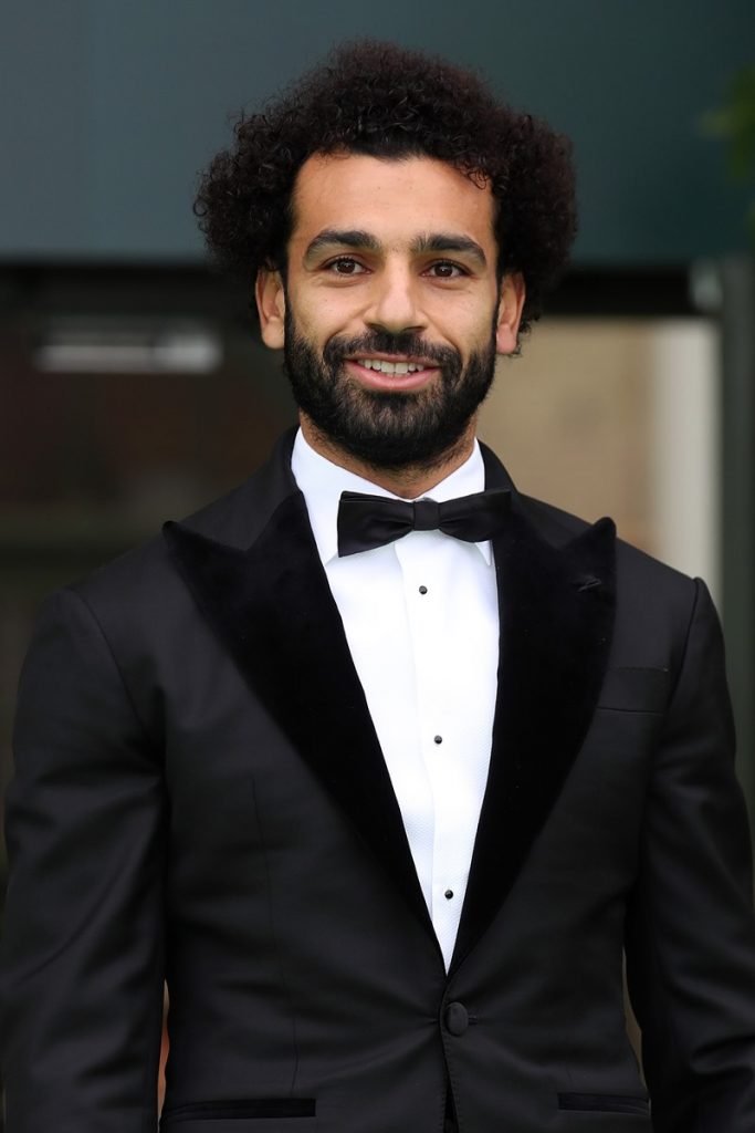 O jogador de futebol Mohamed Salah doa centro de ambulâncias para
