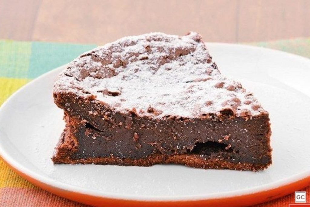 Bolo cremoso de chocolate