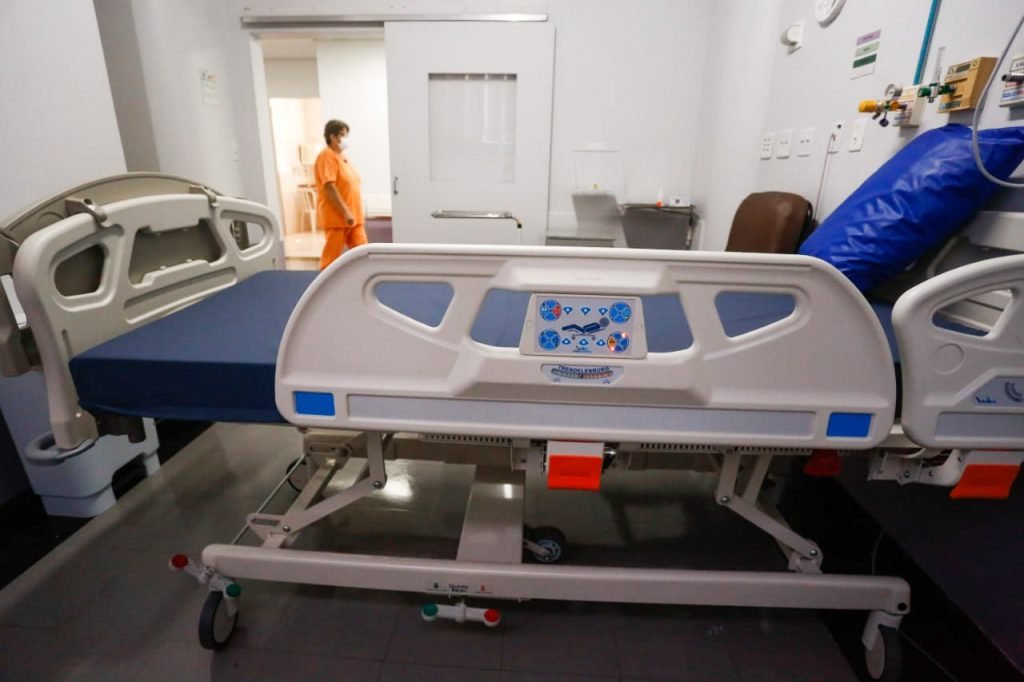 Lotada na área da pandemia como UTI Covid, área de hospital em Goiânia volta a ser usada para cuidados paliativos de pacientes em geral