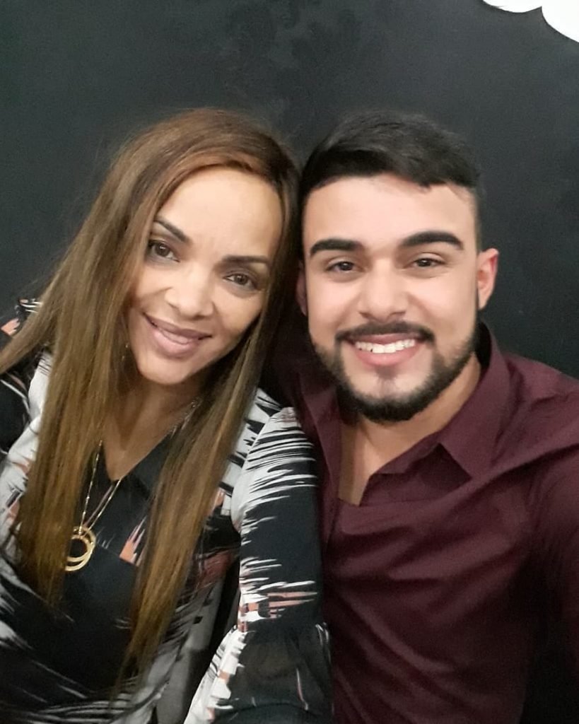 Em novembro de 2019, Allan escreveu