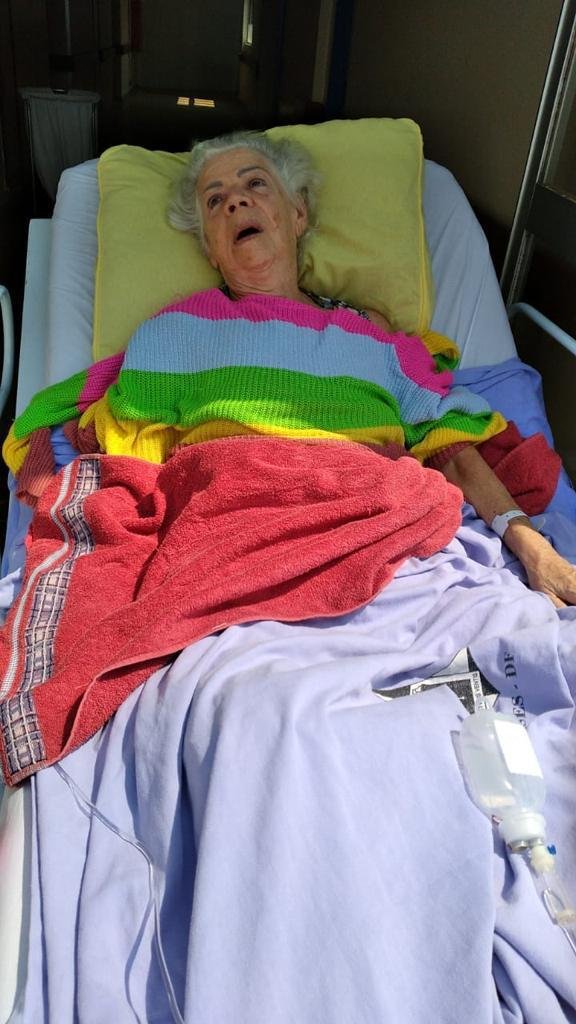 Idosa com fêmur quebrado espera há 11 dias por cirurgia no HRP