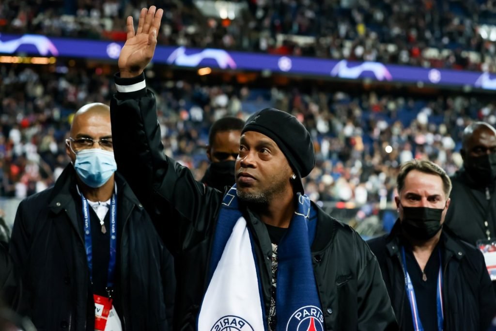Ronaldinho Gaúcho faz 43 anos; relembre lances mágicos do “bruxo
