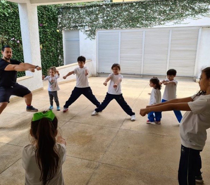 irmãos em são paulo fazem aula de kung-fu