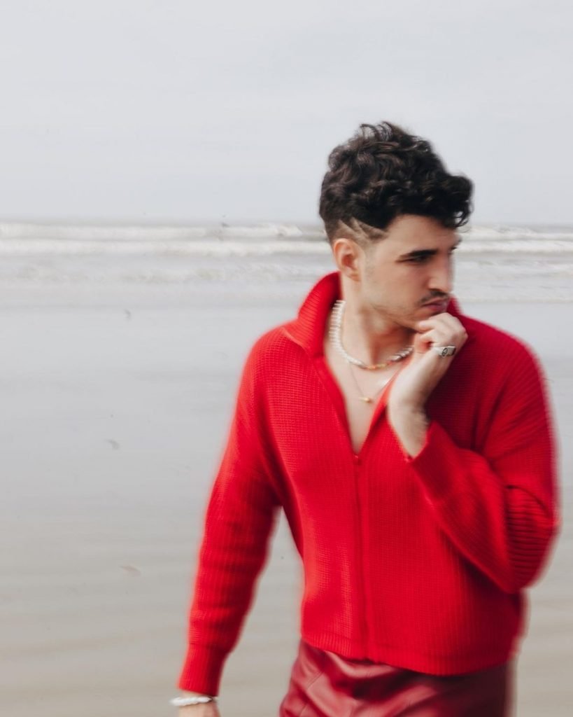 Cenas do clipe de Não Te Amo, do Jão