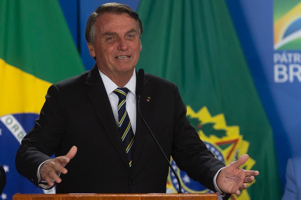 Bolsonaro, fux e Pacheco durante Cerimônia de Sanção do Projeto de Lei que cria o Tribunal Regional Federal da 6ª Região