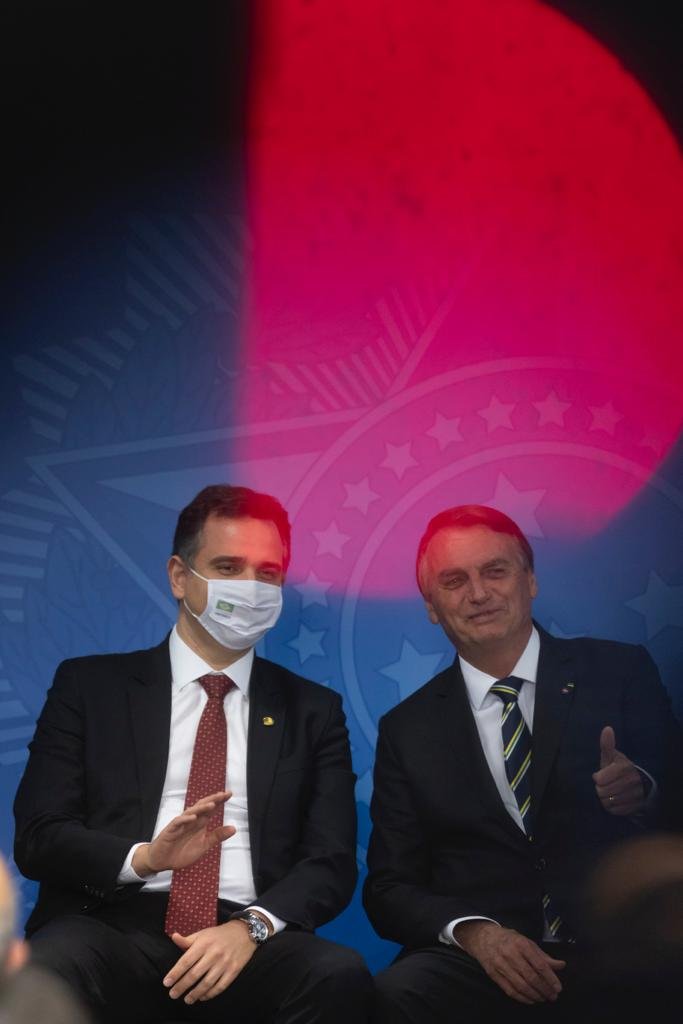 Presidente do Senado Federal Rodrigo Pacheco e Bolsonaro durante Cerimônia de Sanção do Projeto de Lei que cria o Tribunal Regional Federal da 6ª Região 31