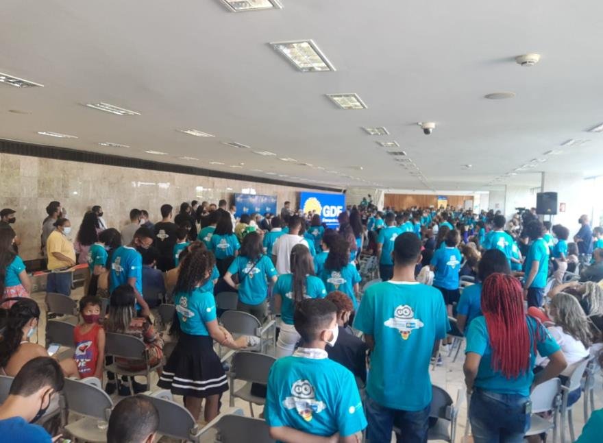 Programa Include entrega certificados a alunos do curso em Brasília