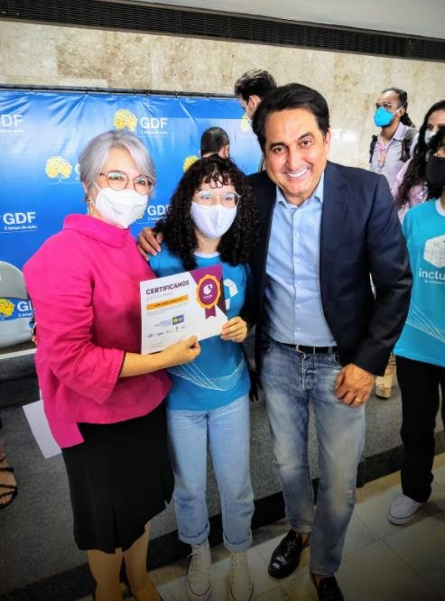 Programa Include entrega certificados a alunos do curso em Brasília