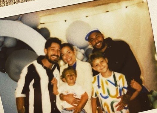 Neymar e Carol família